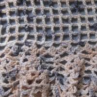 Dreieckstuch, Cape, Umhang aus weicher Wolle (Merino) mit breiter Musterkante, gehäkelt Bild 5