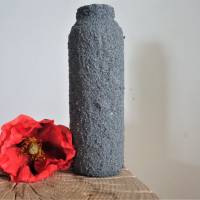 Handgemachte Upcycling Vase in Asphaltoptik | nachhaltige Dekovase anthrazit | moderne Deko für Regal & Wohnzimmer Bild 1