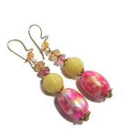 leichte Ohrringe funkelnd in Acryl pink violett gelb handgemacht goldfarben im boho chic Bild 2