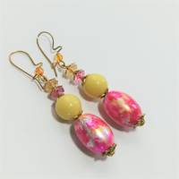 leichte Ohrringe funkelnd in Acryl pink violett gelb handgemacht goldfarben im boho chic Bild 4