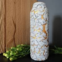 Handgemachte Dekovase in Wüstenbodenoptik | Upcycling Vase grau gold | nachhaltige Deko für Regal und Wohnzimmer Bild 2