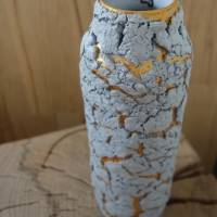 Handgemachte Dekovase in Wüstenbodenoptik | Upcycling Vase grau gold | nachhaltige Deko für Regal und Wohnzimmer Bild 3