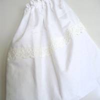 Wäschebeutel aus weißem Damast zeitlos schön und elegant Bild 1