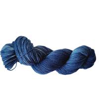 Jeans Blau Semisolid, Handgefärbte Sockenwolle/Tuchwolle, 4fädig, 100 g Strang Bild 2
