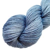 Jeans Blau Semisolid, Handgefärbte Sockenwolle/Tuchwolle, 4fädig, 100 g Strang Bild 4