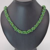 Halskette - grün - Häkelkette in Grüntönen - 54 cm - Perlenkette aus Glasperlen gehäkelt - Rocailles - Häkelschmuck Bild 2