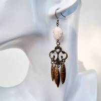 weiße Ohrringe aus Naturstein im Boho Stil, große Ohrringe Ibiza Look, Flapper Ohrringe, Charleston Look, 50er Jahre Bild 4