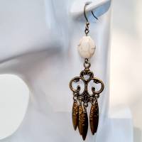 weiße Ohrringe aus Naturstein im Boho Stil, große Ohrringe Ibiza Look, Flapper Ohrringe, Charleston Look, 50er Jahre Bild 6