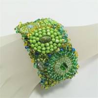 Breites Armband grün Unikat handgefertigt Gaspeit Glas handgestickt boho handmade Bild 7