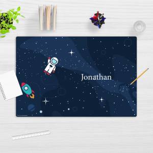 Schreibtischunterlage – Astronaut im Weltraum mit Wunschname – 60 x 40 cm – Schreibunterlage Kinder aus Premium Vinyl – Bild 2