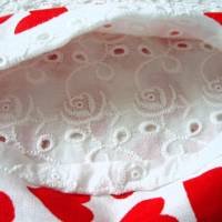 Taschentuchtäschchen in weiß mit roten Herzchen Bild 2