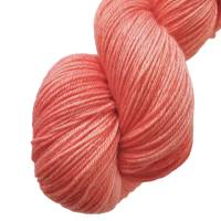 Korallenrot Semisolid, Handgefärbte Sockenwolle/Tuchwolle, 4fädig, 100 g Strang Bild 4