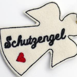 Süßes Schutzengelchen als Schlüsselanhänger handgemacht in Deutschland recycelter Stoff Bild 2