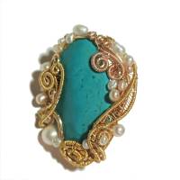 Ring mit Türkis und Perlen weiß handgemacht in wirework goldfarben türkisgrün verstellbar boho chic Bild 3