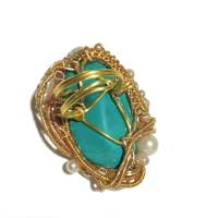 Ring mit Türkis und Perlen weiß handgemacht in wirework goldfarben türkisgrün verstellbar boho chic Bild 7