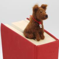 Lesezeichen kleiner Hund aus Filz - bewacht das Buch der Besitzer, witziges Lesezeichen für Hundefreunde, Buchzubehör Bild 1