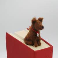Lesezeichen kleiner Hund aus Filz - bewacht das Buch der Besitzer, witziges Lesezeichen für Hundefreunde, Buchzubehör Bild 2