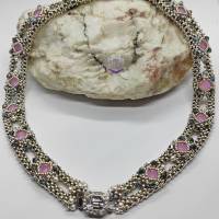 Wunderschönes  Collier, handgefertigt mit hochwertigen Perlen in rosa, silber, weiß, grau metallic, viktorianischer Stil Bild 2