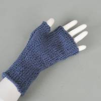 Armstulpen mit Daumen fingerlose Handschuhe handgestrickt Wolle Bild 2
