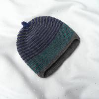 Babymütze, handgestrickt aus Wolle (Merino) in Grau/Grün/Blau Bild 2