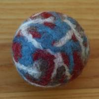 Filzball Wolle 4,8 cm waschbar handgemacht zum Spielen, Jonglieren, Handtraining, Entspannen Bild 2