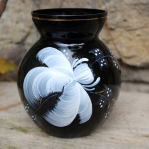 Vase Hyalithglas Schwarzglas Blumendekor Emaillefarben Handbemalt 50er Jahre DDR Bild 1