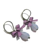 Süße Ohrringe lila Tropfenohrringe opalisierend funkelnd mit Schleife violett handgemacht veryperi Bild 3