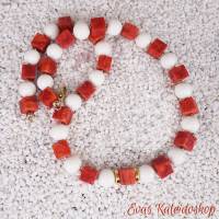 Rote Schaumkoralle Würfelkette mit weißen Korallenkugeln Bild 4