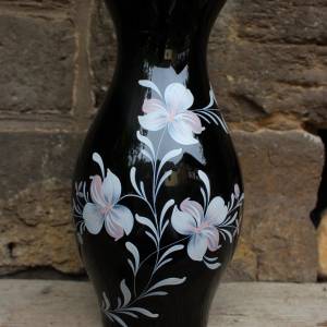 große Vase 29,5 cm Hyalithglas Schwarzglas Blumendekor Emaillefarben Handbemalt DDR Bild 4