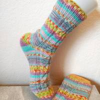 handgestrickte Socken, Größe 38/39, 4fach Sockenwolle, mit einem falschem Zopf außen, bunt, Mint, Pastell Bild 7