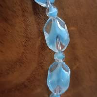 Glasperlenkette aus blau-kristallinen Glasoliven - ein Gruß vom Meer! Bild 3