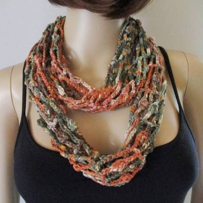 Schmuckschal, Ausgefallener Häkelloop in tollen Farben