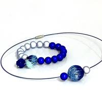BICOLOR hellblau/königsblau - Halsreif und/oder Armband mit doppelt gestrickten Kugeln und magischen Leuchtperlen, einze Bild 4