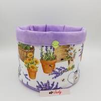 Brotkörbchen oder Utensilo im Garten mit Lavendel und Margariten Bild 1