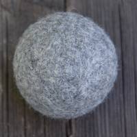 Filzball Wolle 6,2 cm waschbar handgemacht zum Spielen, Jonglieren, Handtraining, Entspannen Bild 5