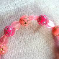 Perlenarmband in pink-rosa mit rosa Herzchen-Motivperlen Bild 8