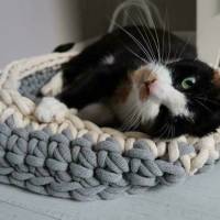 Bicolor Katzenkörbchen - Hundekörbchen - aus nacchaltigem Baumwollgarn - in vielen Farben und Größen Bild 4