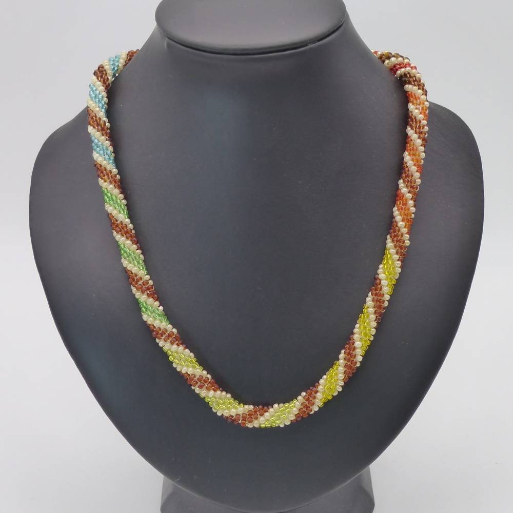 Halskette - braun bunt - Häkelkette mit Spiralmuster - Länge 50 cm - Perlenkette aus Glasperlen gehäkelt - Häkelschmuck Bild 1