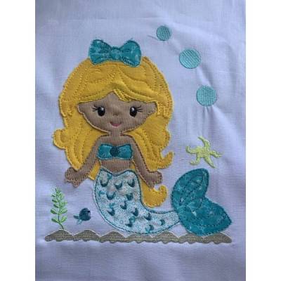 Stickdatei Doodle Meerjungfrau mit Schleife kpl. Set 738 /  Geburtstag Taschenmotiv Kissenmotiv