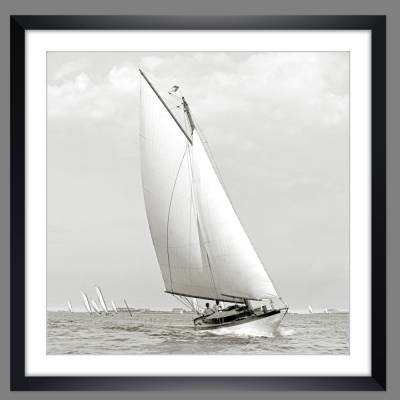 Segelboot auf dem Meer 1901 Regatta  KUNSTDRUCK schwarz Weiß  Fotografie Vintage Art Fineart Print  Nautik MARITIM