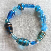 Glasperlenarmband in Blau-Türkis zeitlos schön handgemacht von Hobbyhaus Bild 8