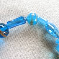 Glasperlenarmband in Blau-Türkis zeitlos schön handgemacht von Hobbyhaus Bild 9