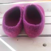 Gr.39,5   Filzhausschuhe - warme Puschen - gestrickte Hausschuhe  Clogs - in der Farbe PINK/LILA meliert Bild 4