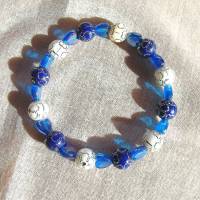 Perlenarmband in blau-weiß mit Herz-Motivperlen handgemacht von Hobbyhaus Bild 10