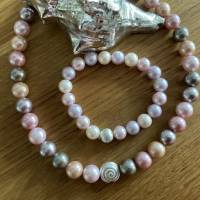 Wunderschöne handgefertigte Perlenkette mit Perlen in Pastell,Exklusives Perlencollier,Rosé Perlenkette, Bild 1