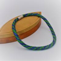 Häkelkette-blau grün-45 cm-gehäkelt-Glasperlenkette-Rocailles-Magnetverschluss-Collier-Häkelschmuck-Halskette Bild 2