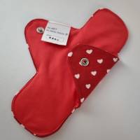 Waschbare Damenbinden, dreilagig - Einzeln - in rot-weiß "Herzchen" - von he-ART by helen hesse Bild 5