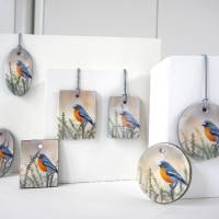 Handbemalter Kettenanhänger oder Lesezeichen mit Miniaturmalerei Vogel für Naturliebhaberin, Kunstgeschenke Bild 2