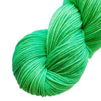 Bright Green Semisolid, Handgefärbte Sockenwolle/Tuchwolle, 4fädig, 100 g Strang Bild 4