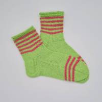 Gestrickte Socken mit Streifen in grün lachs, Gr. 38/39, handgestrickt, la piccola Antonella Bild 4